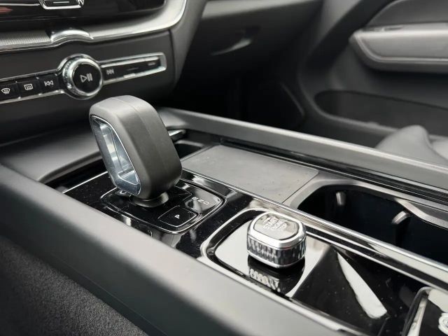 Volvo XC60 Dark Plus