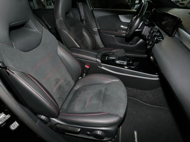 Mercedes-Benz A 180 AMG Line