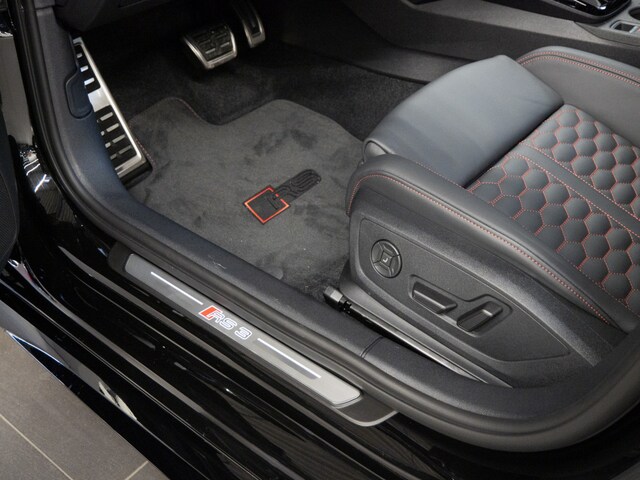 Audi RS3 Quattro S-Tronic Sedan