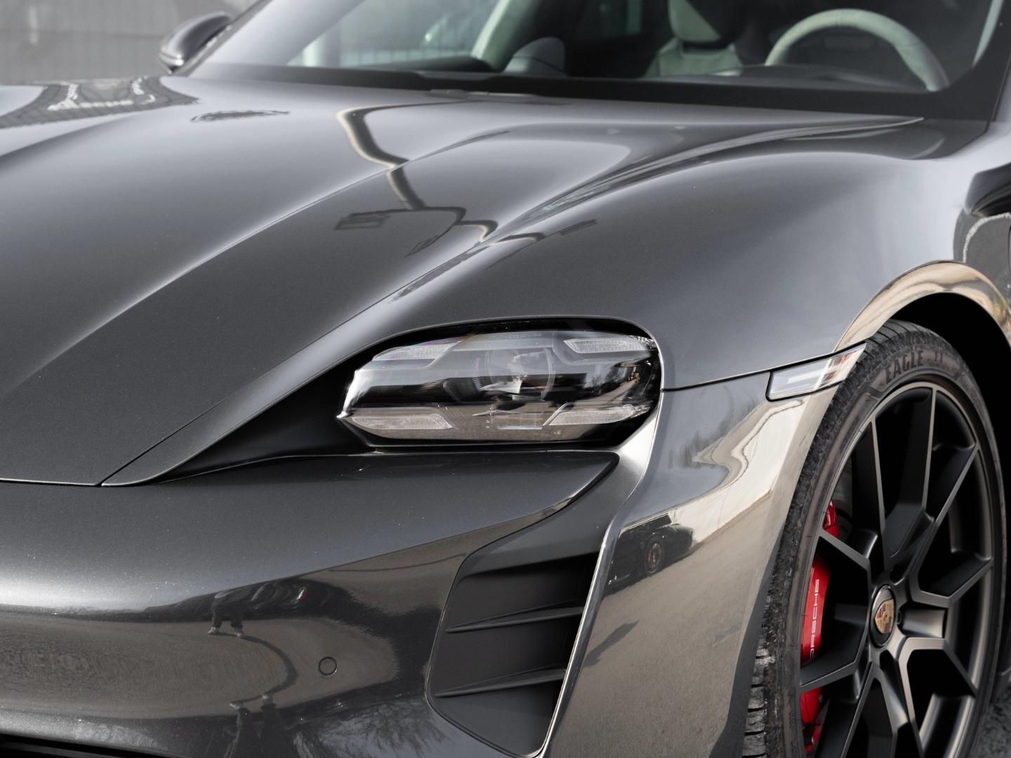 Porsche Taycan GTS Sport Turismo