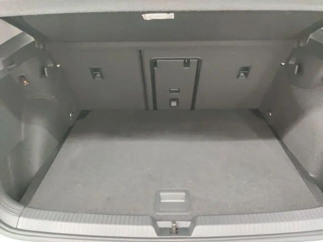 Volkswagen Golf 1.5 eTSI DSG Life