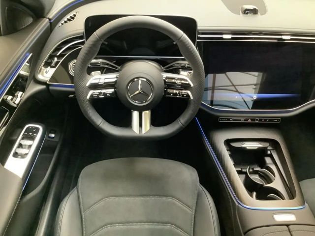 Mercedes-Benz E 200 AMG Line Sedan