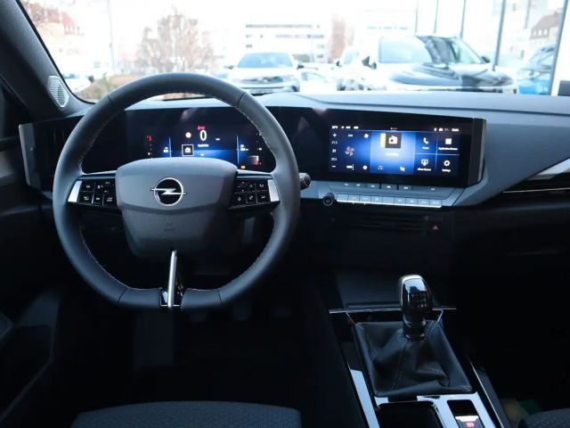 Opel Astra 1.2 Turbo Edition Sports Tourer