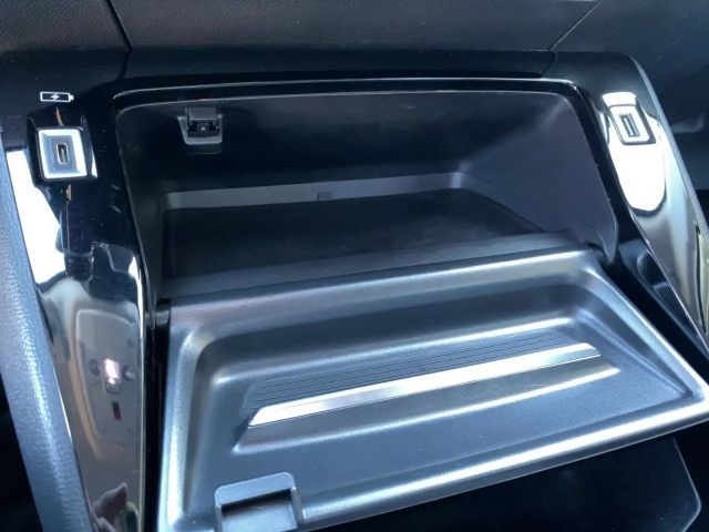 Peugeot E-2008 Allure Pack