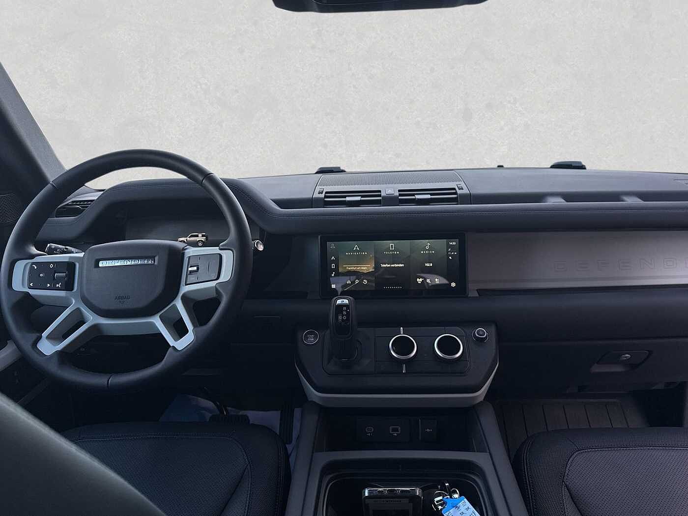 Land Rover Defender 90 Dynamic SE