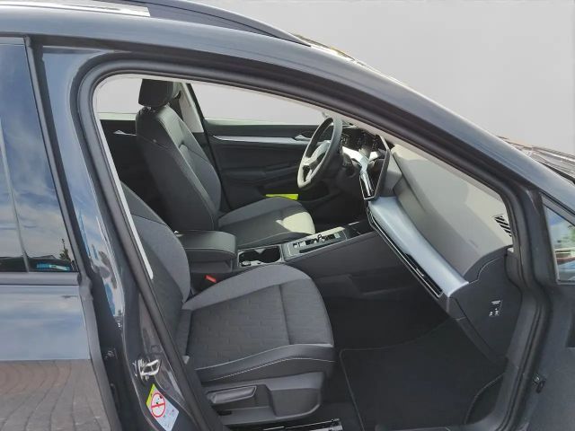 Volkswagen Golf Life Variant