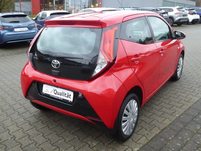 Toyota Aygo Hatchback Play Team D X-play