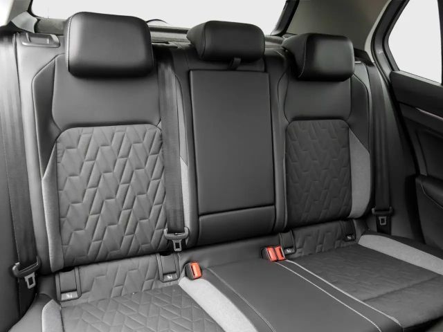 Volkswagen Golf 1.5 TSI Golf VIII