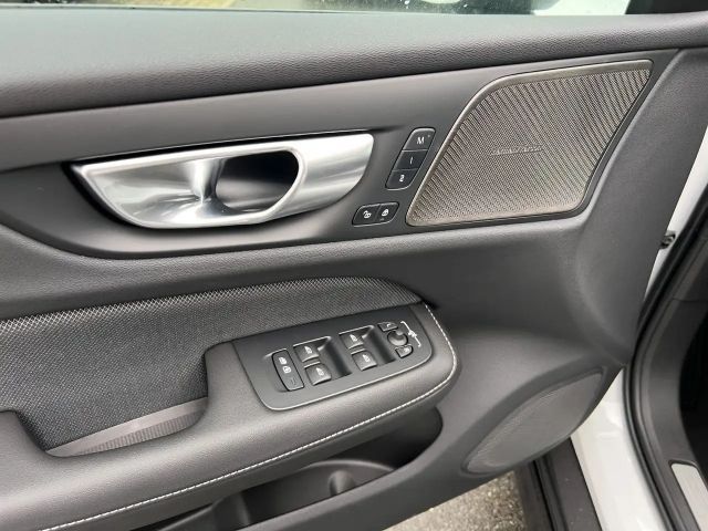 Volvo V60 Cross Country AWD Plus