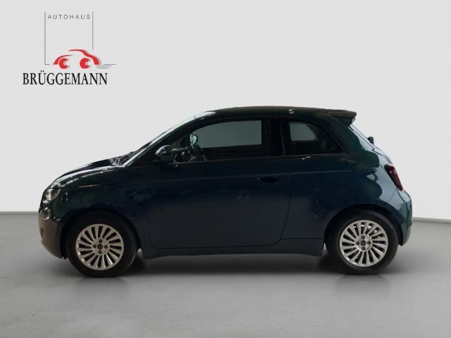Fiat 500e Action