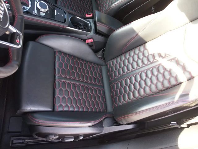 Audi TT RS Coupé Quattro S-Tronic