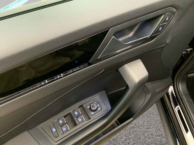 Volkswagen T-Roc 1.5 TSI DSG R-Line