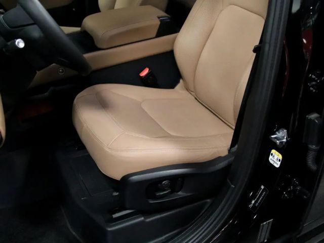 Land Rover Defender 110 D300 Dynamic HSE