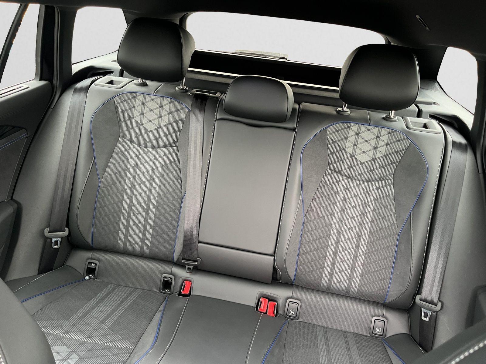 Volkswagen Passat DSG IQ.Drive R-Line