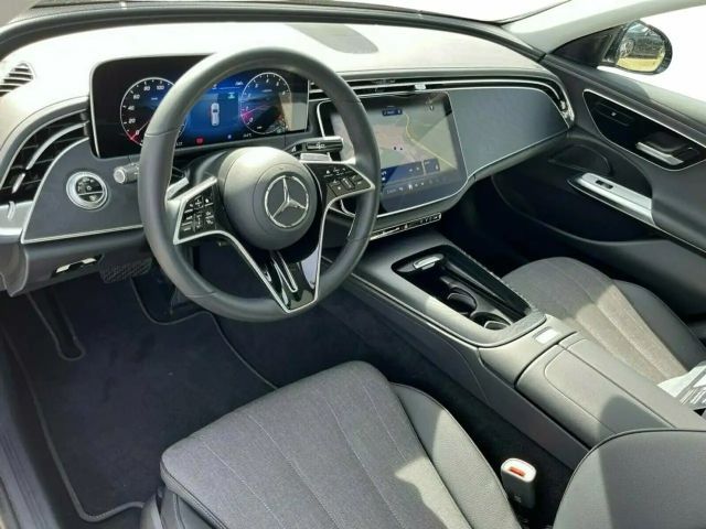 Mercedes-Benz E 200 AVANTGARDE Estate
