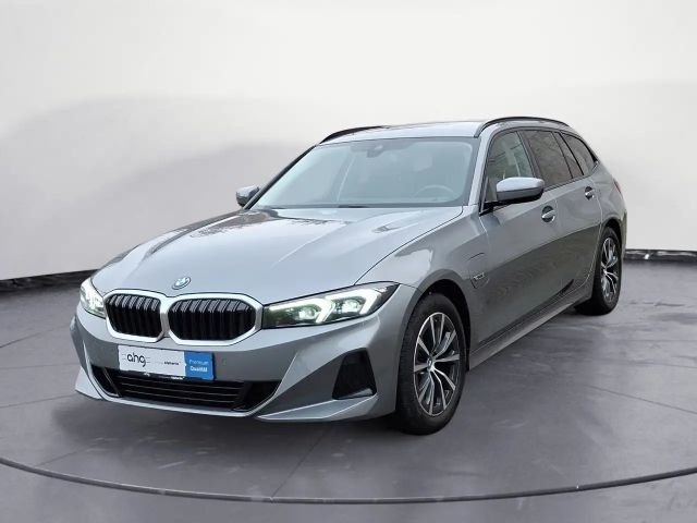 BMW 320 320e Touring