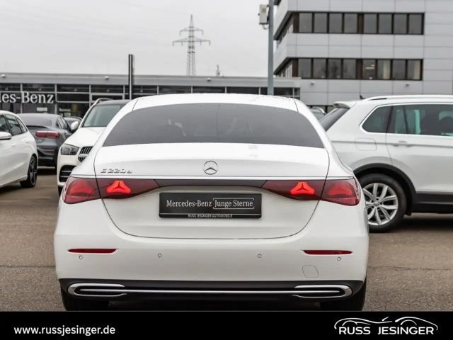 Mercedes-Benz E 220 AVANTGARDE E 220 d Sedan