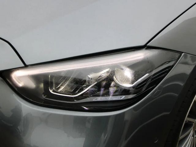 Mercedes-Benz C 200 AMG Line Sedan