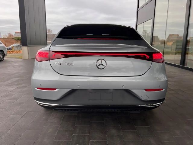 Mercedes-Benz EQE 300 Business Line Sedan