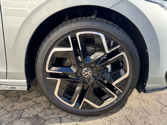 Volkswagen Golf 1.5 TSI Golf VIII R-Line