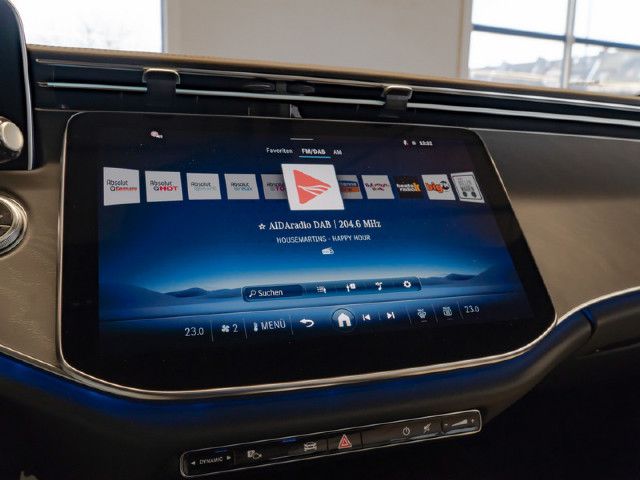 Mercedes-Benz E 200 Sedan