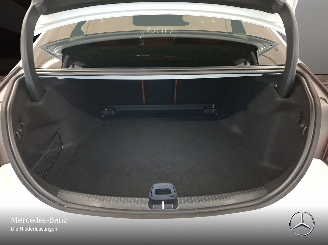 Mercedes-Benz C 300 4MATIC C 300 d Sedan