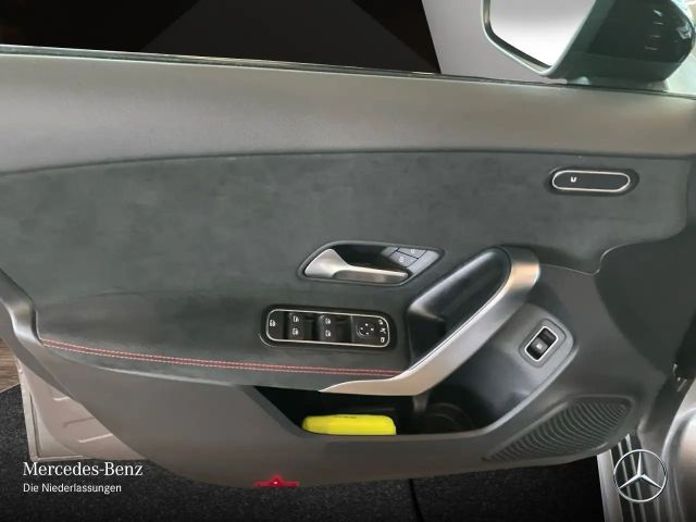 Mercedes-Benz A 250 A 250 e AMG Line