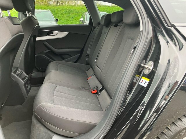 Audi A4 35 TFSI Avant S-Tronic