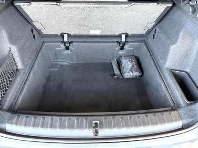 BMW X1 sDr18d Aut.U11 NAV+TEM+SITZH+KOMF+adpLED+SPUR