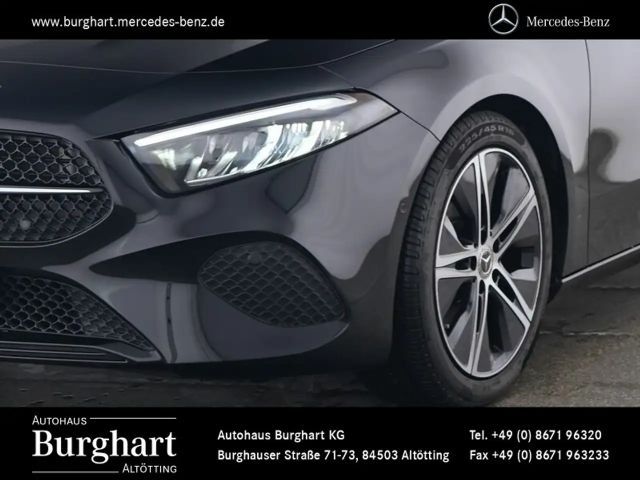 Mercedes-Benz A 180 Hatchback Progressive