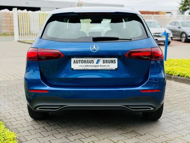 Mercedes-Benz B 200 Progressive Sedan