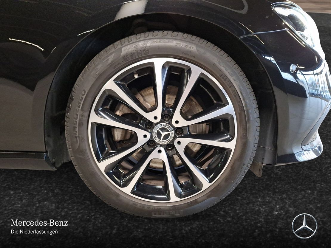 Mercedes-Benz E 220 AVANTGARDE E 220 d Estate