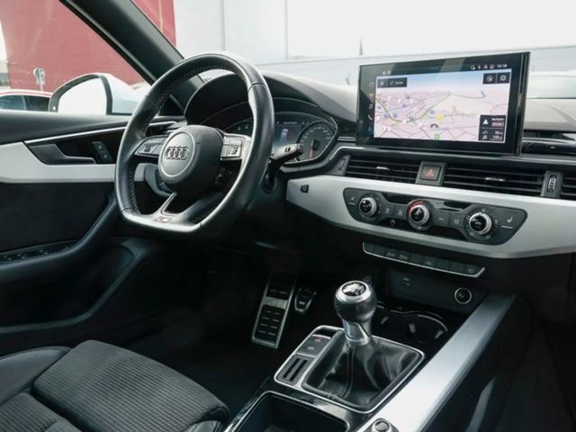 Audi A4 35 TFSI Avant S-Line