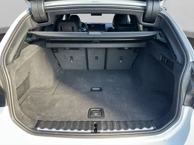 BMW 320 320i M-Sport Touring