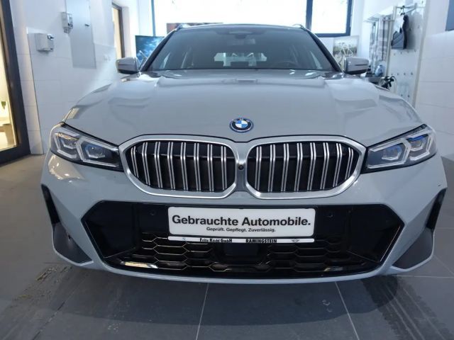 BMW 330 330e xDrive