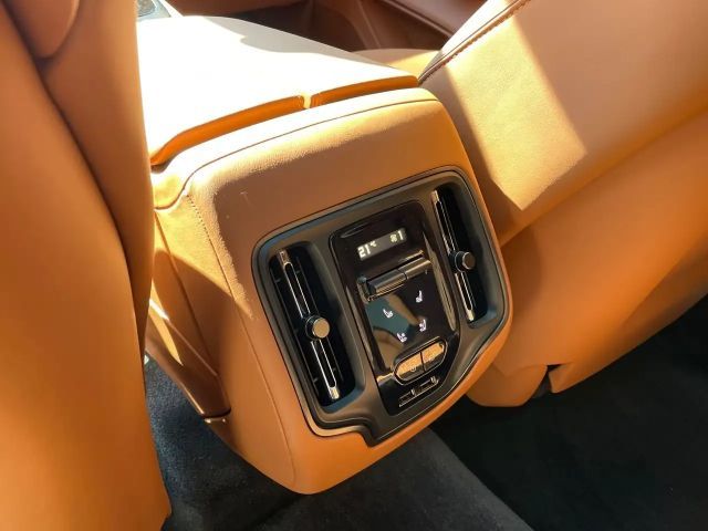 Aston Martin DBX 707 MY25 Full Carbon