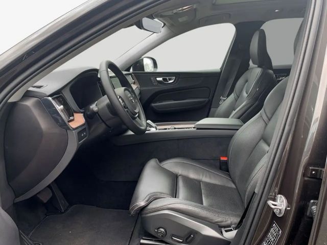 Volvo XC60 AWD Dark Plus T6