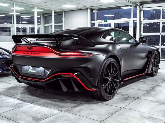 Aston Martin Vantage *Q Paint*Black Beast*Carbon*1/333*New