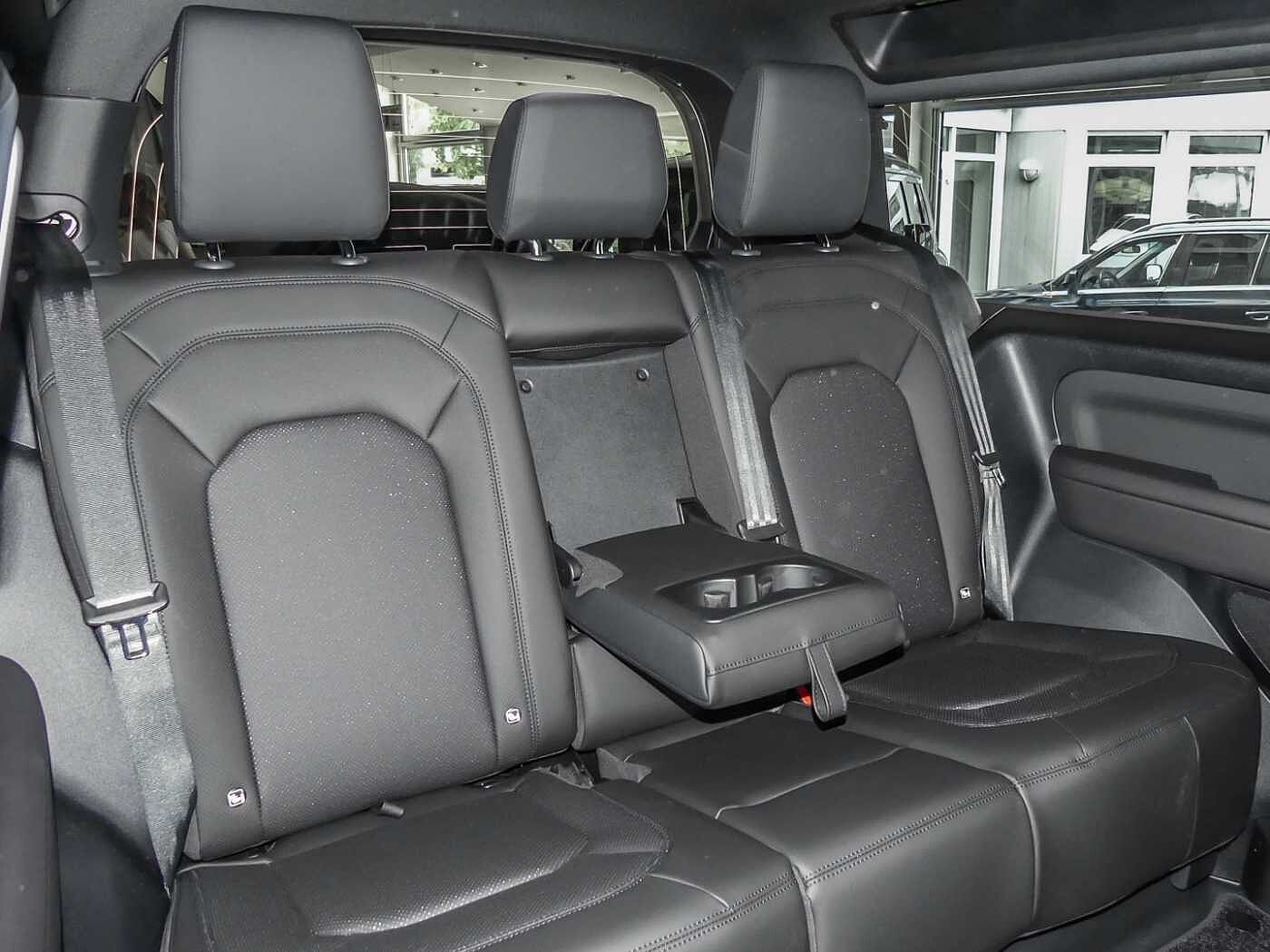 Land Rover Defender 90 Dynamic SE