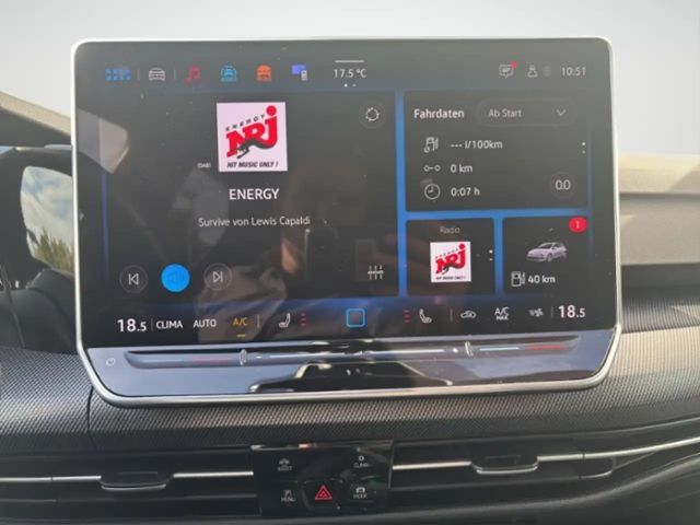 Volkswagen Golf 1.5 eTSI Golf VIII R-Line