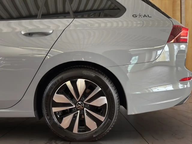 Volkswagen Golf 1.5 eTSI DSG Variant