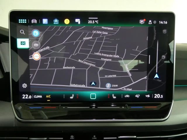 Volkswagen Golf Life