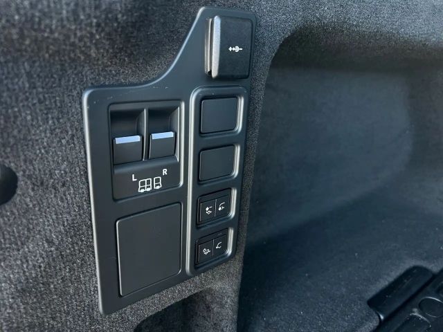 Land Rover Discovery AWD Dynamic SE