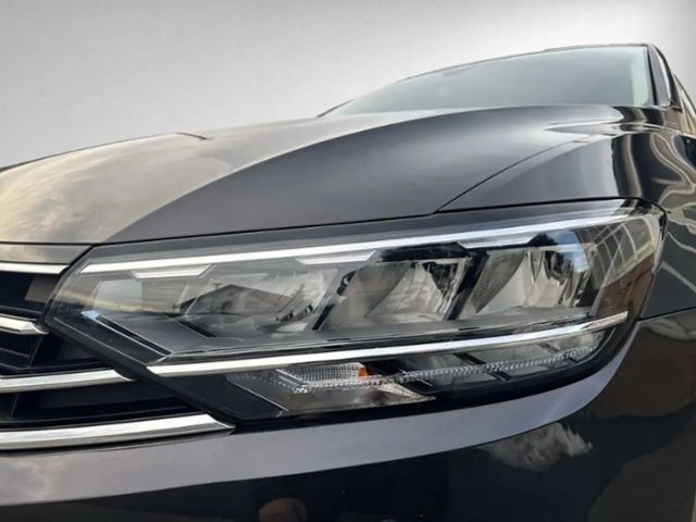 Volkswagen Passat 1.5 TSI DSG Variant