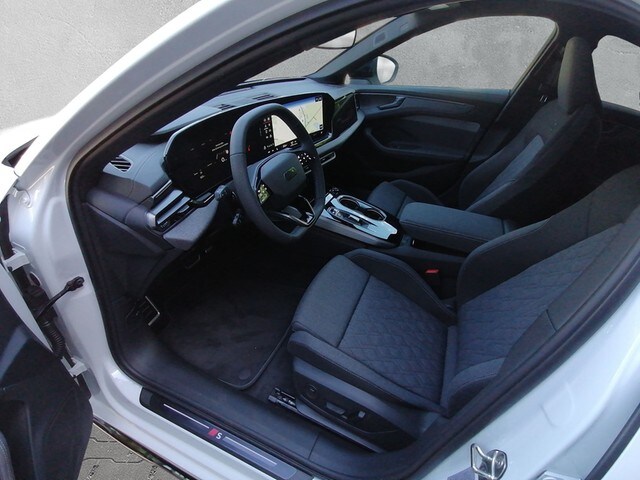 Audi A6 Avant Quattro S-Tronic