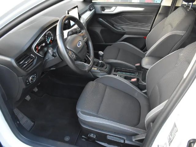 Ford Focus Cool & Connect