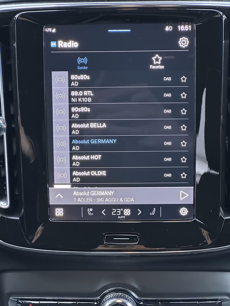 Volvo XC40 Core Recharge