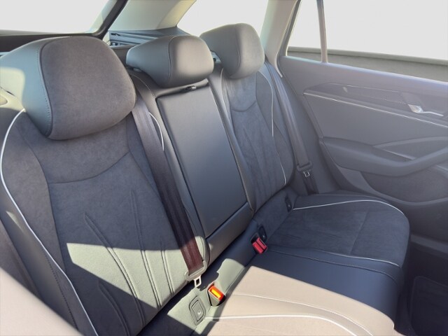 Volkswagen Passat 1.5 eTSI Business Variant