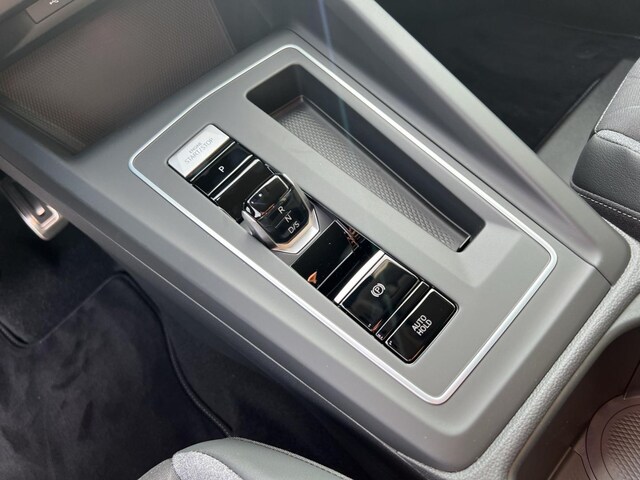 Volkswagen Golf 1.5 eTSI DSG Golf VIII