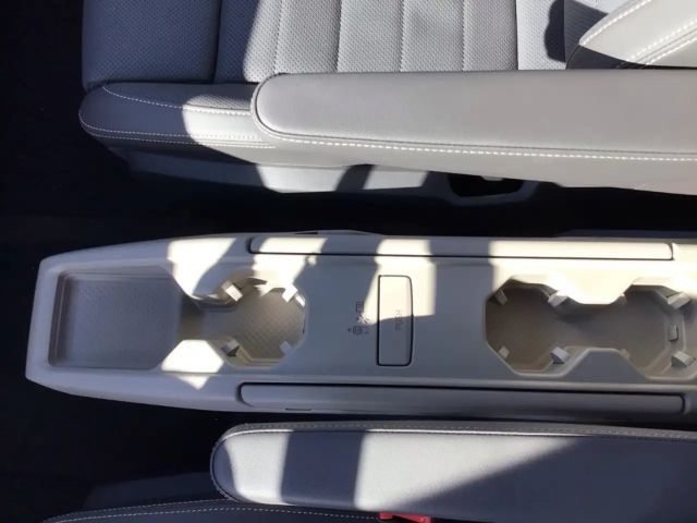 Volkswagen Multivan 2.0 TDI Lang Style T7